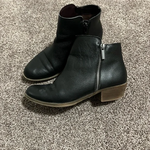 Kensie Black Ankle Booties with Side Zipper and Rounded Toe - Picture 3 of 6